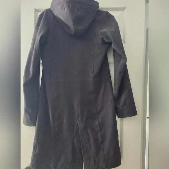 Lululemon Soft Shell Jacket Sz.4 - Picture 2 of 7